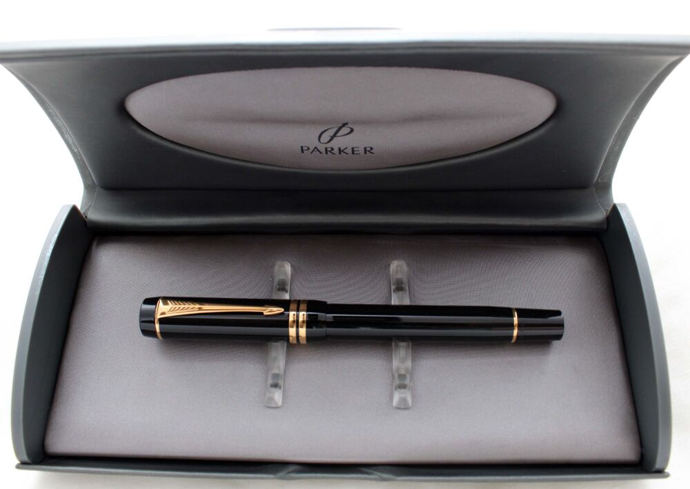 5298 Parker Duofold International Fountain Pen in Classic Black, Medium FIVE STAR Nib. Mint and Boxed.