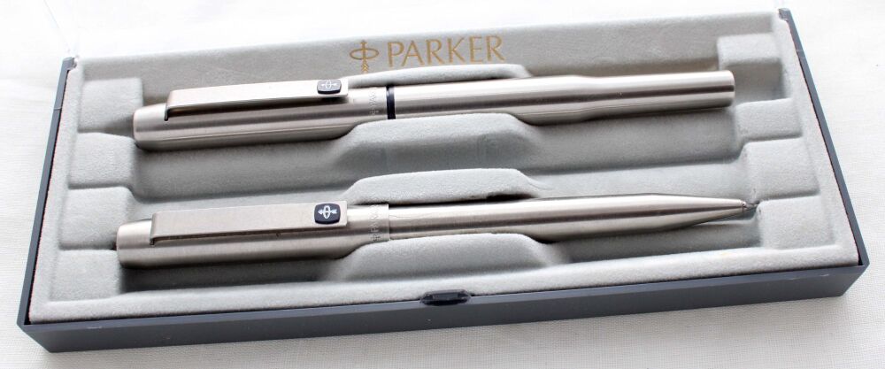 5309 Parker 25 Fountain Pen and Pencil set in Brushed Stainless Steel, Blue