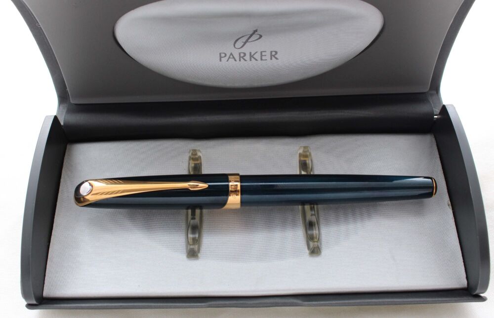 5313 Parker Ellipse Fountain Pen in Blue Lacquer. Medium FIVE STAR Nib. Mint and Boxed.