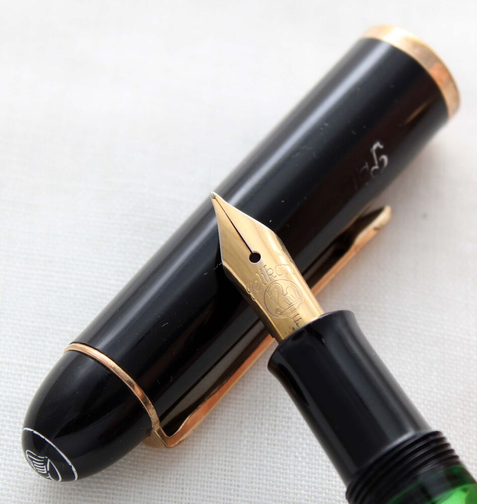5158 Pelikan 120 Fountain Pen in Green and Black Celluloid. Fabulous Fine FIVE STAR nib.