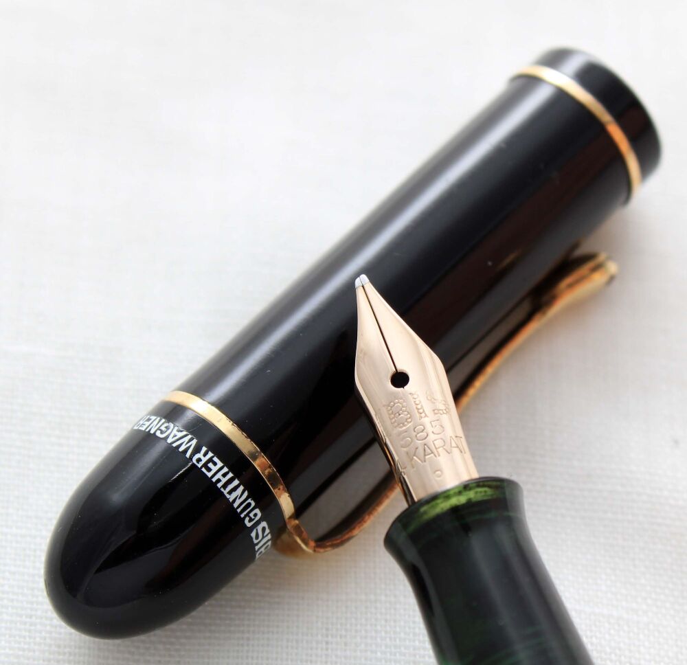 5164 Pelikan 130 IBIS Fountain Pen in Black Celluloid. Fabulous Broad Obliq