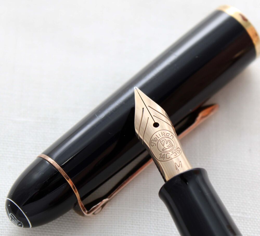 5167 Pelikan 120 Fountain Pen in Green and Black Celluloid. Fabulous Medium