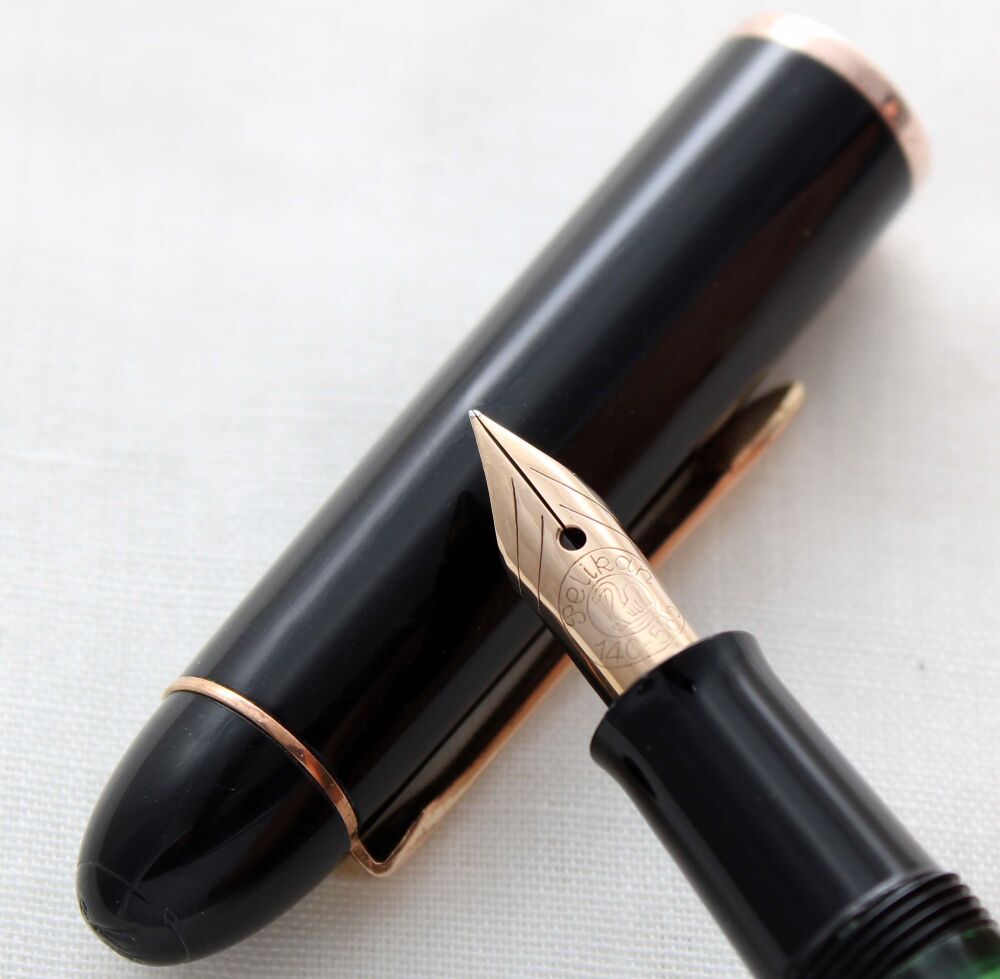 5168 Pelikan 120 Fountain Pen in Black Celluloid. Fabulous Medium FIVE STAR nib.