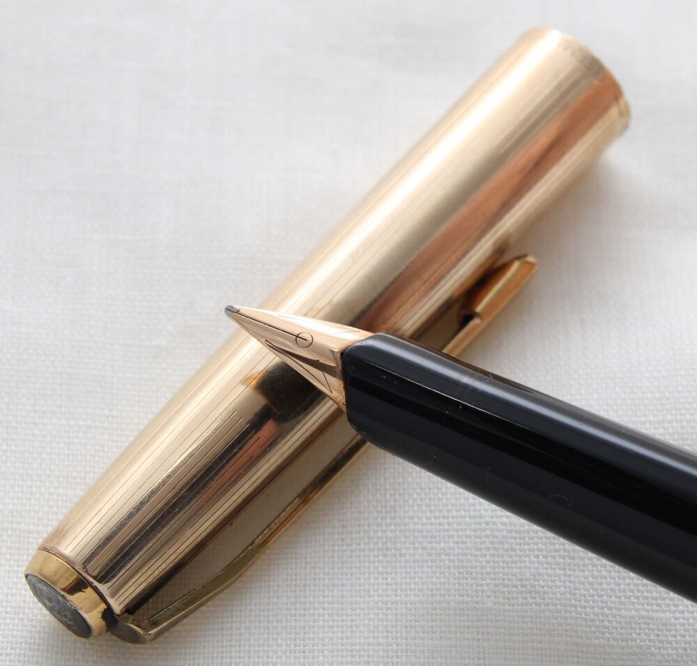 5178 Pelikan M30 Fountain Pen in Black with a Rolled Gold Cap. Fabulous Medium FIVE STAR nib.