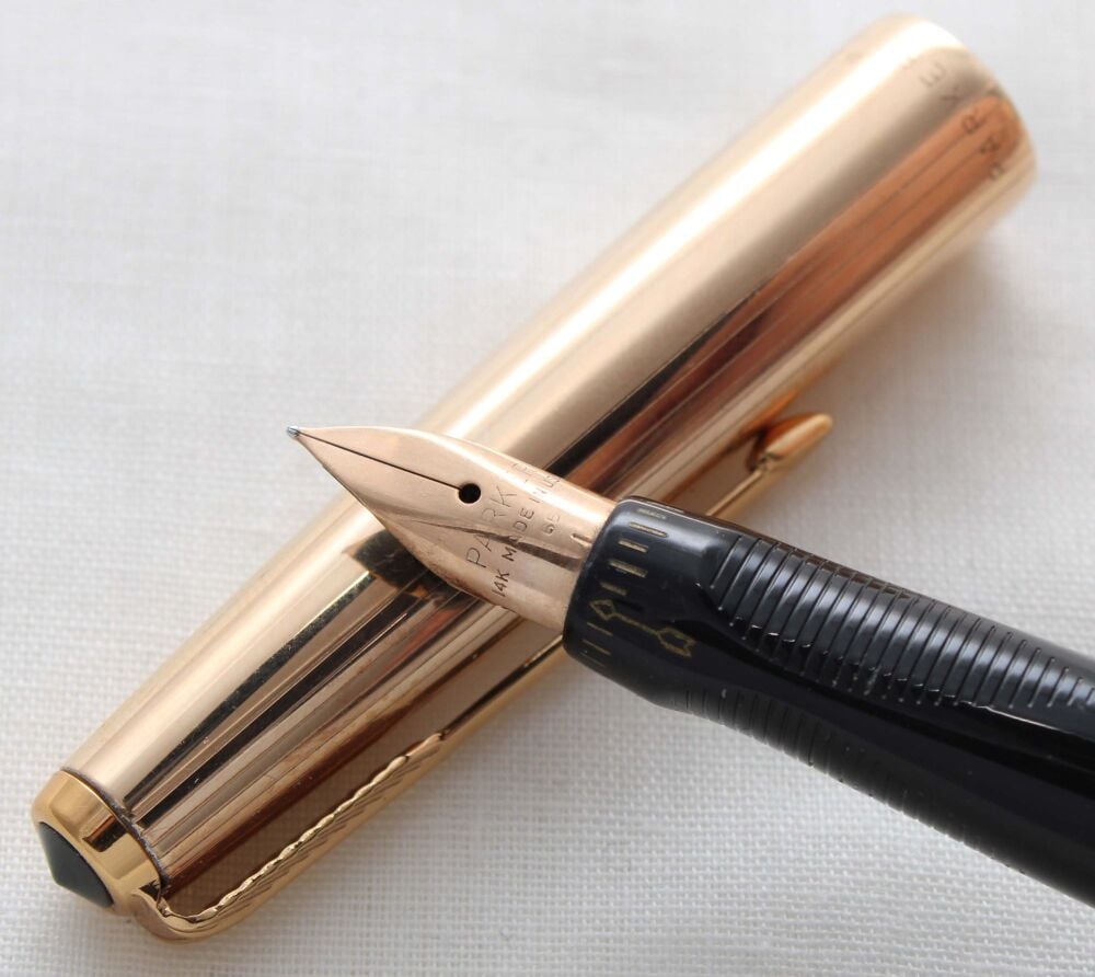 5185 Parker VP Aerometric in Black with a Rolled Gold Cap. Smooth Fine Nib.