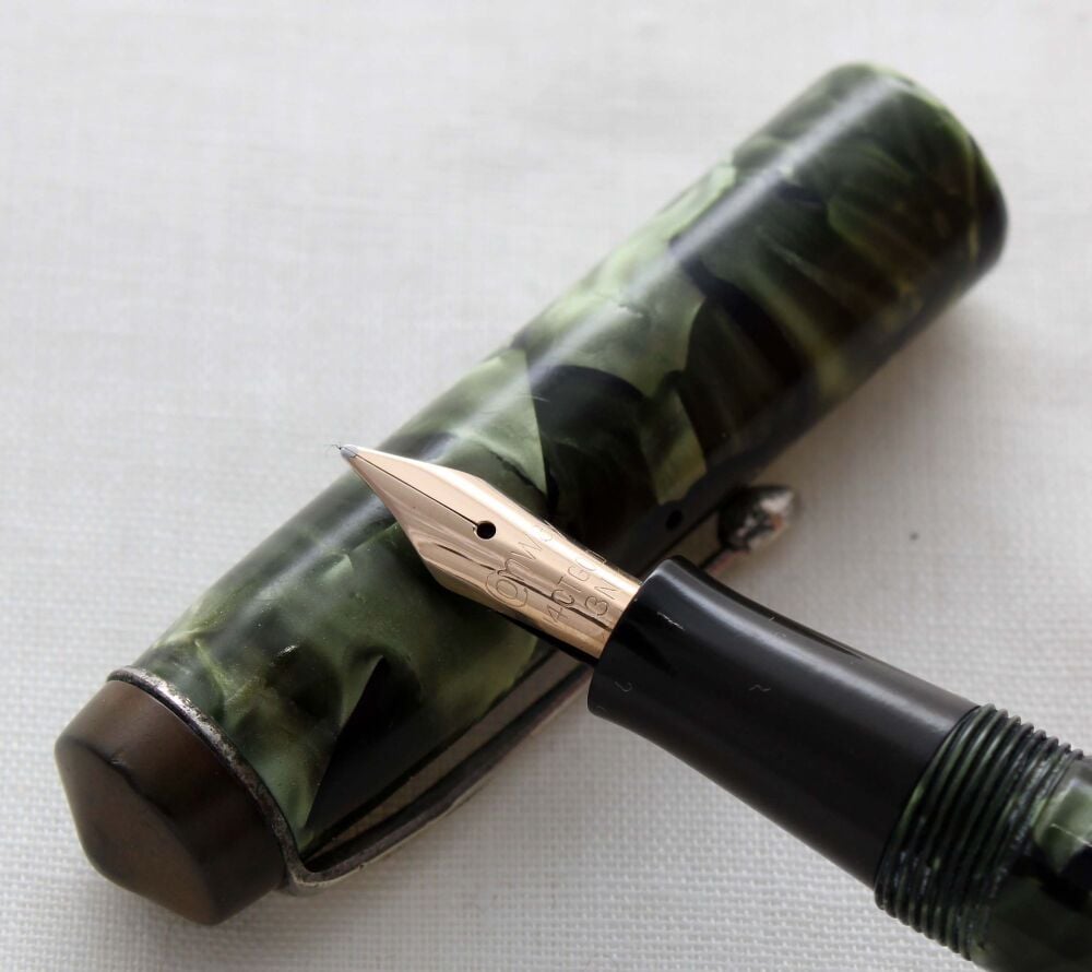 5214 Conway Stewart No.479 in Green Marble. Fine FIVE STAR Nib.