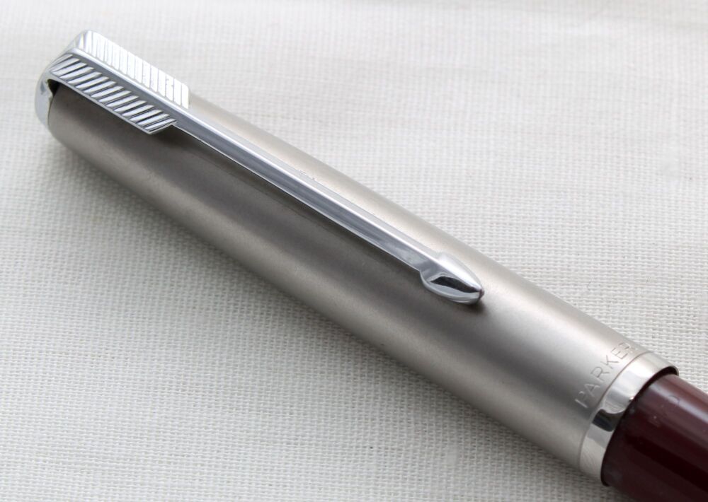 5394M Parker 51 Clutch Pencil in Burgundy with a Lustraloy Cap.