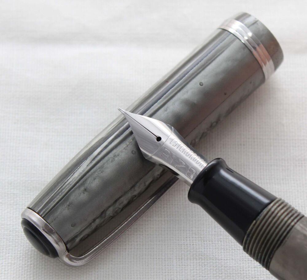 5222 Esterbrook J Fountain Pen in Grey Marble. Fabulous Medium Nib.