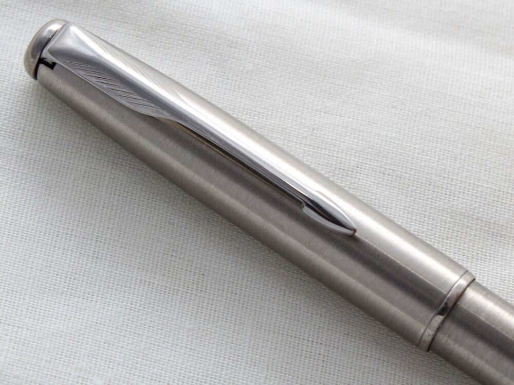5242 Parker Sonnet Ball Pen in Brushed Stainless Steel.