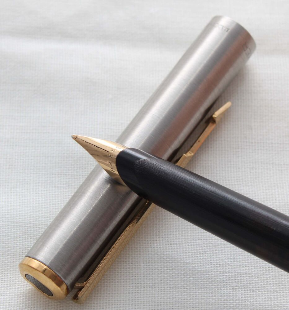 5244 Parker Arrow Fountain Pen in Brushed stainless Steel. Medium Nib.