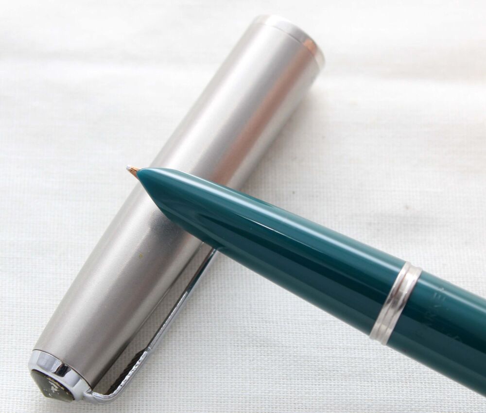 5253 Parker 51 Aerometric in Teal Blue with a Lustraloy cap. Smooth Medium Oblique FIVE STAR Nib.