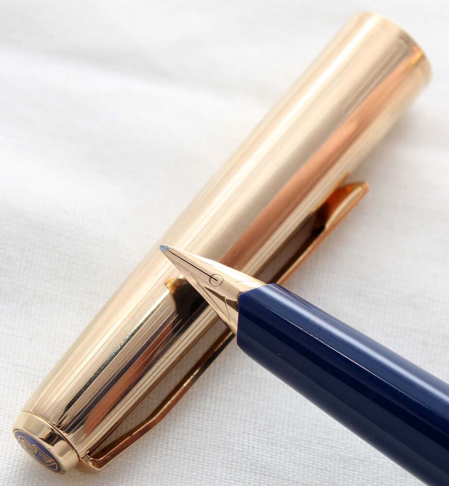5270 Pelikan M30RG Fountain Pen in Blue with a Rolled Gold Cap. Fabulous Medium FIVE STAR nib.