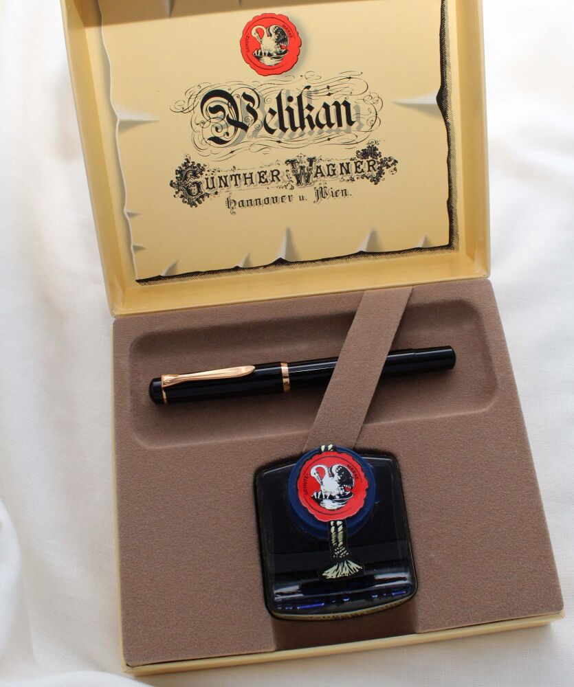 5371 Pelikan M150 (Old Style) Fountain Pen in Black.  Smooth Medium FIVE STAR nib. Mint and Boxed.