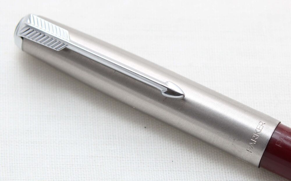 5391M Parker 51 Ball Pen in Burgundy with a Lustraloy Cap. Metal Threads.