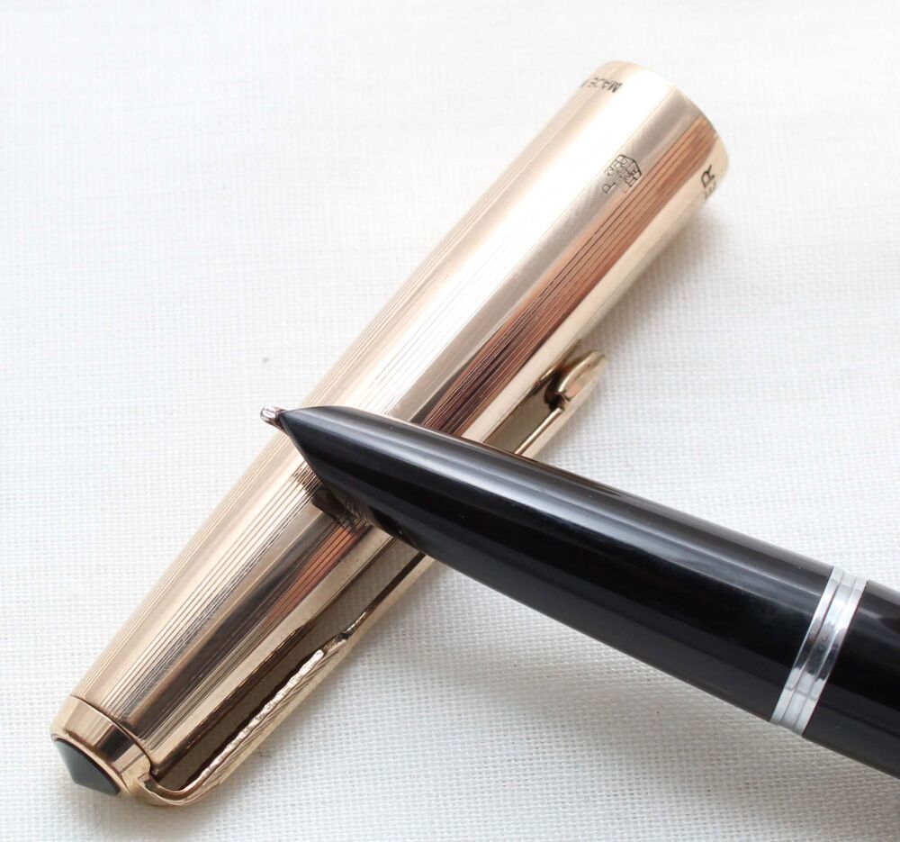 5421M. Parker 51 Aerometric MkIV in Black with a Rolled Gold Cap, Smooth Broad FIVE STAR Nib.