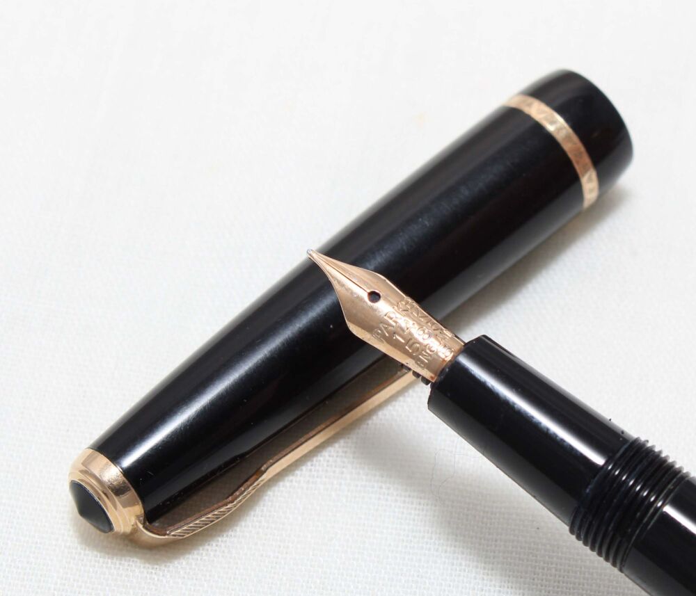 5429 Parker Duofold Slimfold in Black, c1965. Smooth Medium Nib.