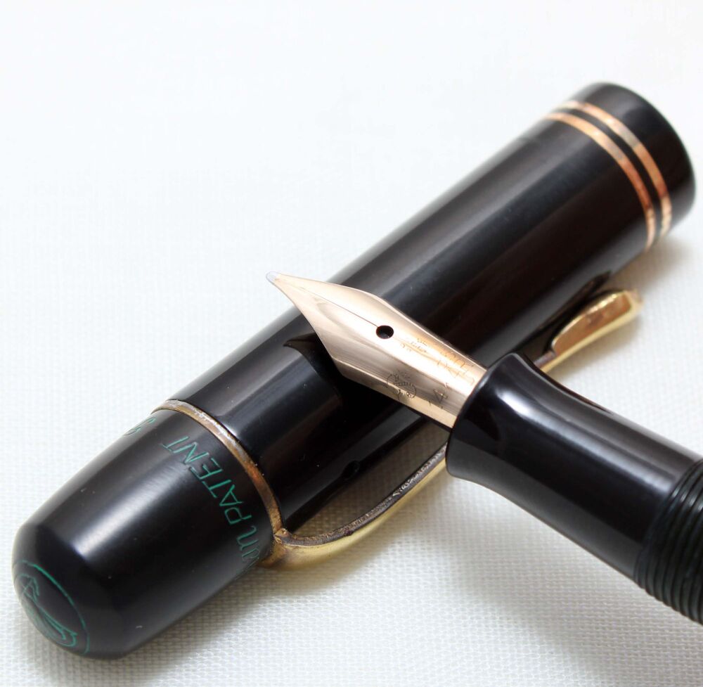 5433 Pelikan 100N Fountain Pen in Black and Green Marbled Celluloid. Fabulous Medium Semi Fine Flex FIVE STAR nib.