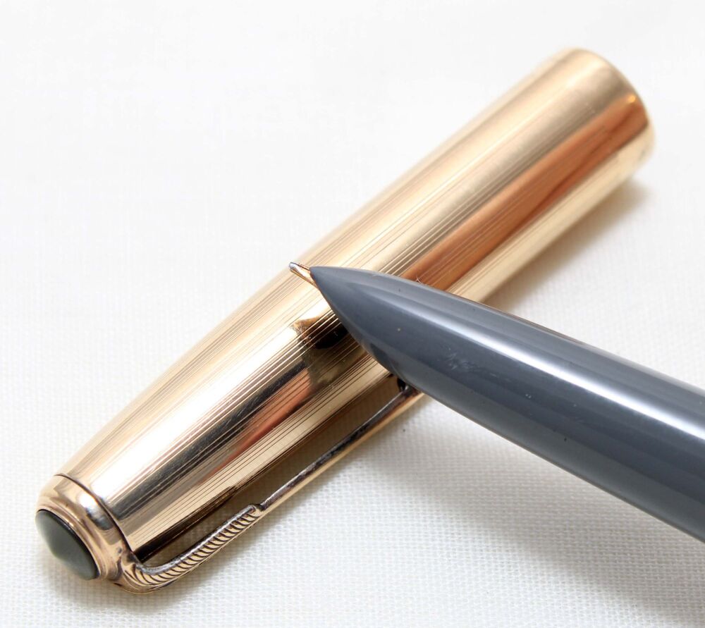 5450 Parker 51 Blue Diamond Vacumatic in Navy Grey with a Rolled Gold Cap. Smooth Fine FIVE STAR nib.