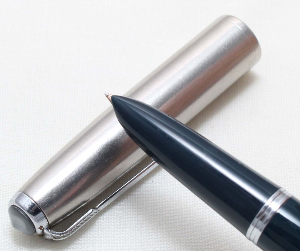 5457. Parker 51 Aerometric in Cedar Blue with a Lustraloy Cap, Smooth Fine FIVE STAR Nib.