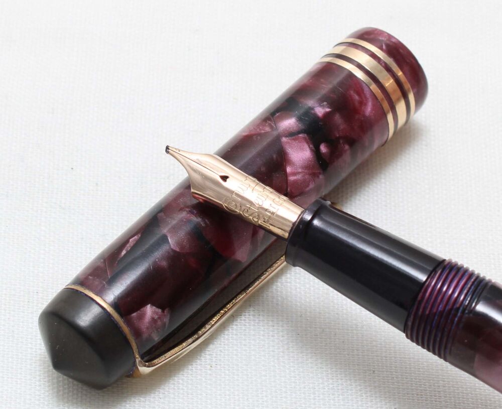 5488 Conway Stewart No.388 in Lilac Marble. Broad Oblique Italic FIVE STAR Nib.
