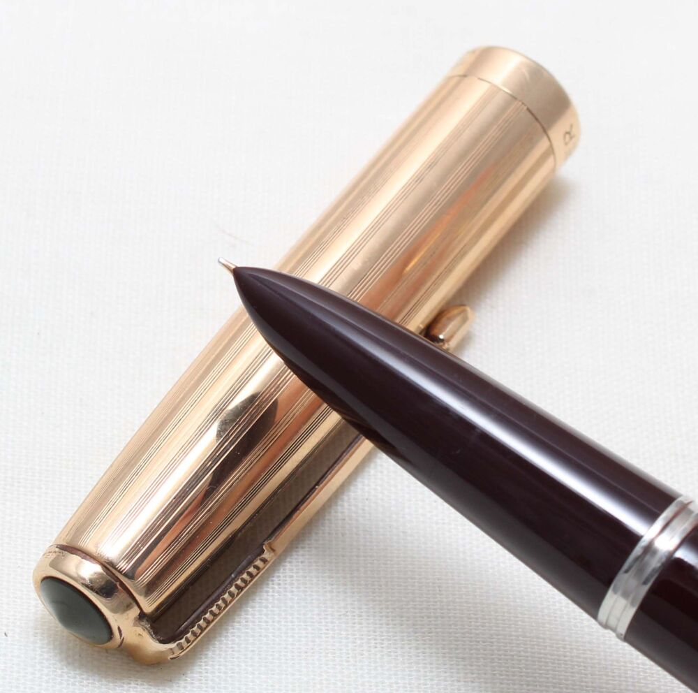 5471 Parker 51 Aerometric in Burgundy with a Rolled Gold Cap. Extra Fine FIVE STAR Nib.