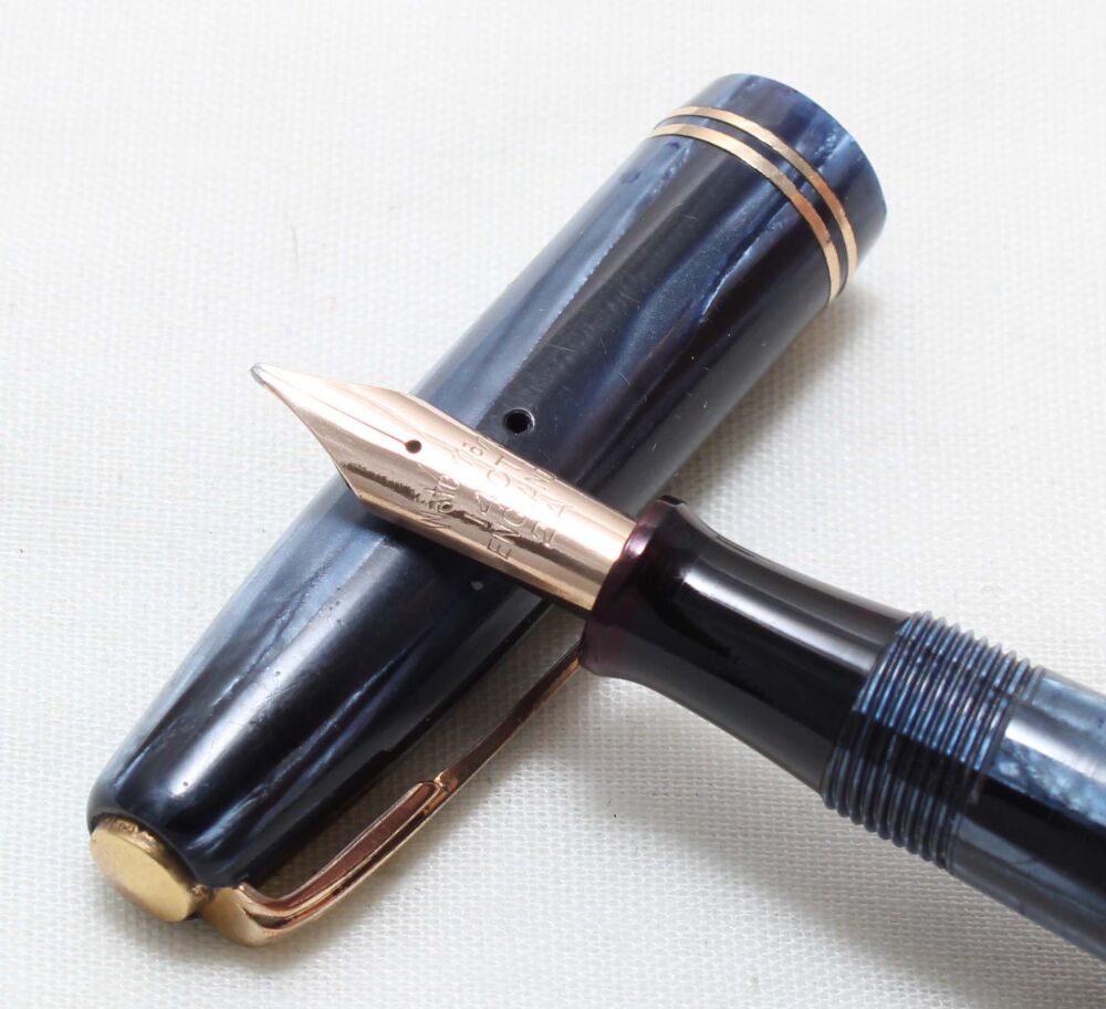 5479 Watermans 512V Fountain Pen in Blue Striated Marble. Smooth Medium FIVE STAR Nib.