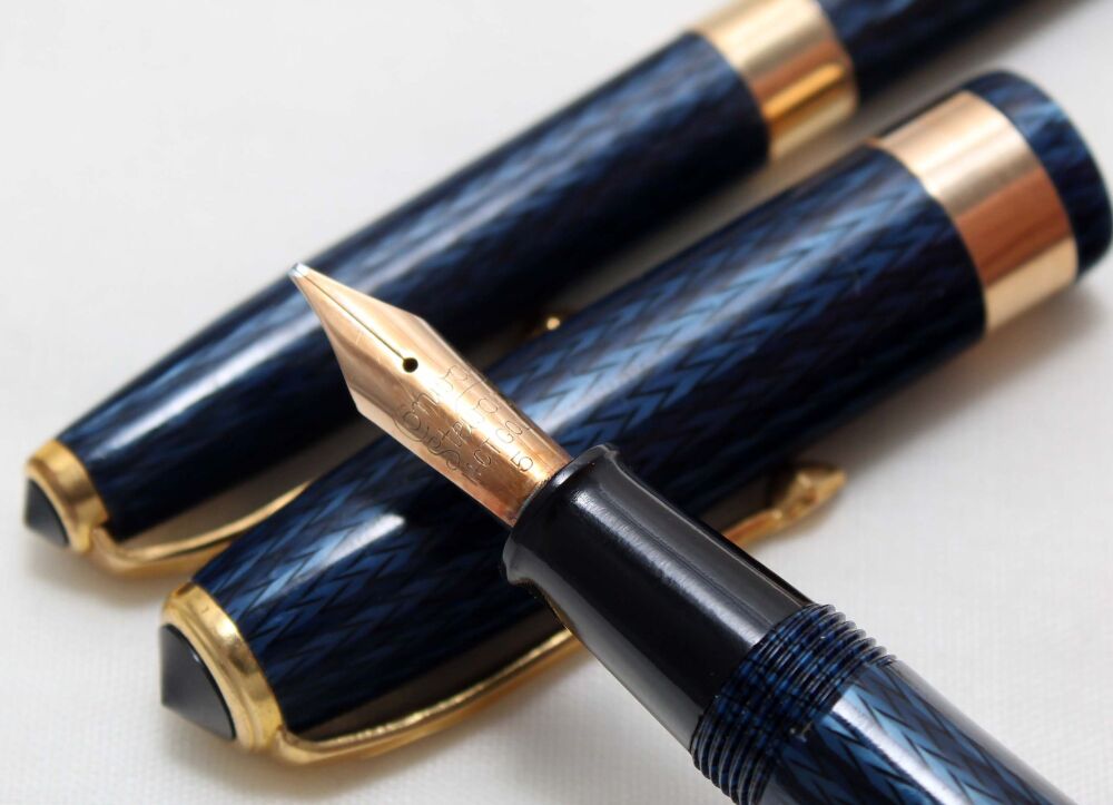 5505 Conway Stewart No.27 Fountain Pen and Pencil in Blue Herringbone, Smooth Medium FIVE STAR Nib.
