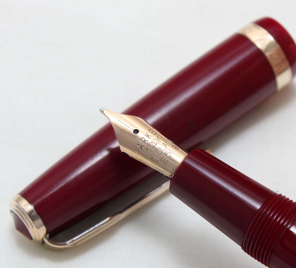 5513 Parker Duofold in Burgundy, Smooth Medium FIVE STAR Nib.