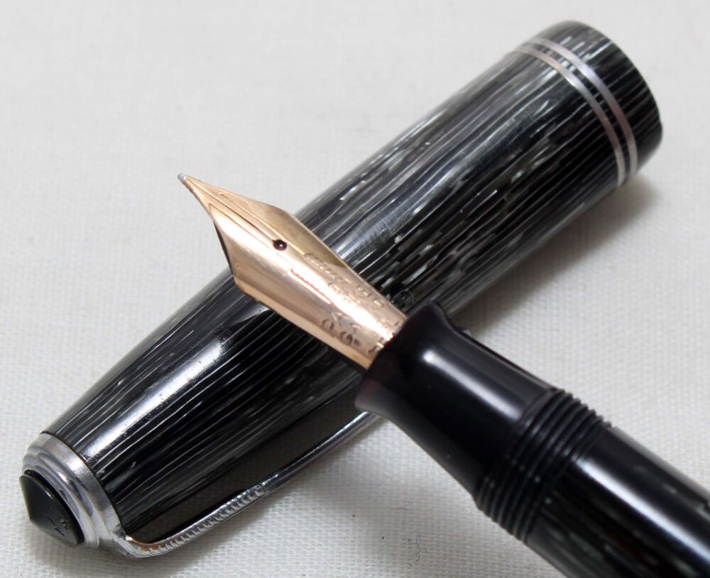 5540 Parker Vacumatic Fountain Pen in the rare Grey Shadow Wave, Extra Fine FIVE STAR Nib.