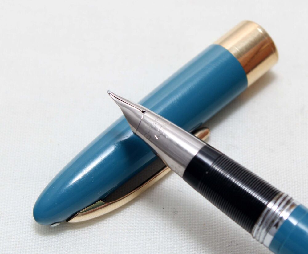 5541 Sheaffer Statesman Snorkel Fountain Pen in Pastel Blue, c1952, Smooth Fine Nib.
