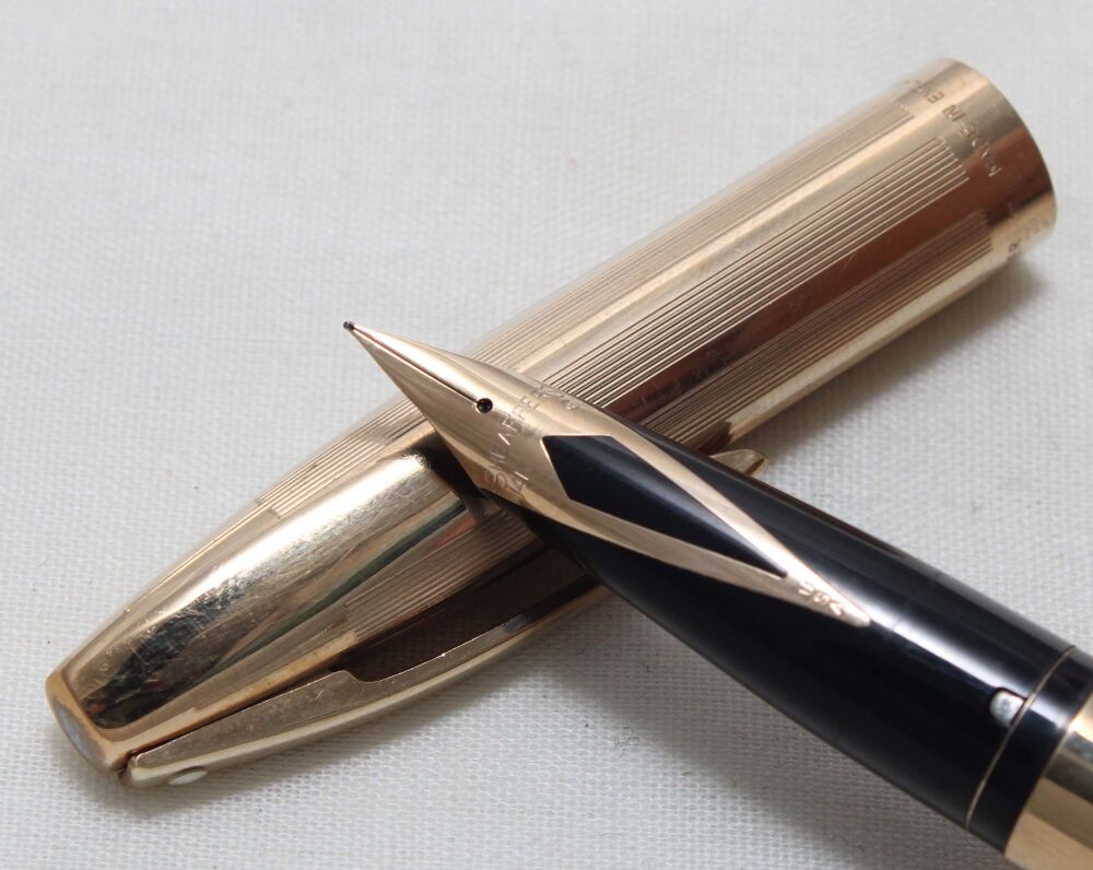 5542 Sheaffer Imperial Touchdown Fountain Pen in Rolled Gold, Smooth Fine FIVE STAR Nib.