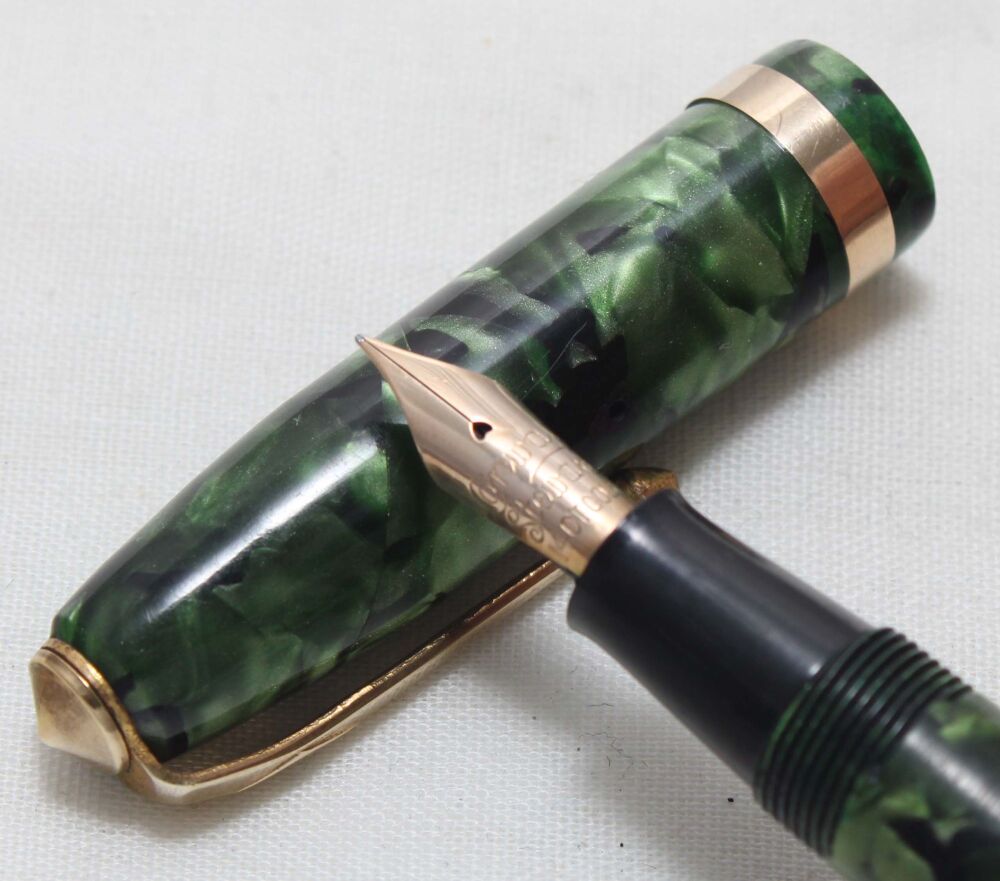 5552 Conway Stewart No.84 in Green Marble. Fine Semi Flex FIVE STAR Nib.