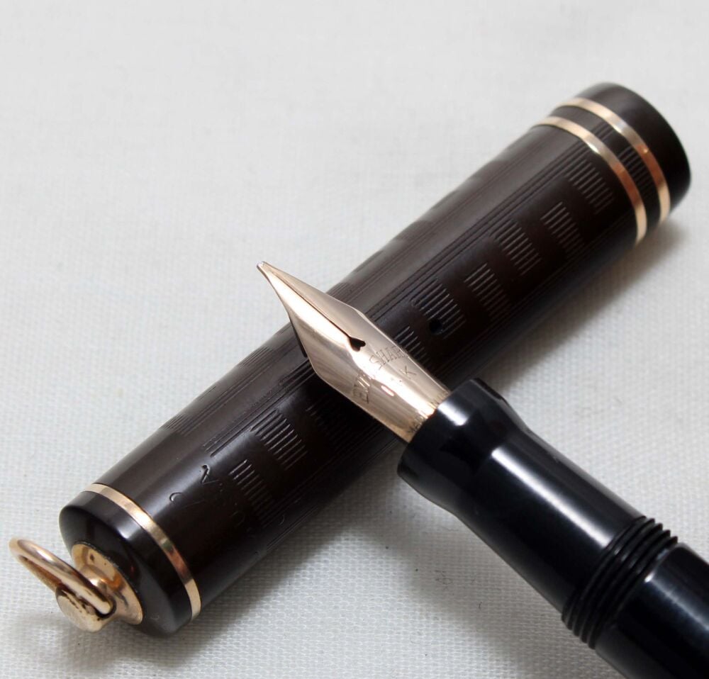 5555 Wahl Eversharp Ringtop Fountain Pen in Black Celluloid Gold. Fine Megaflex FIVE STAR Nib.