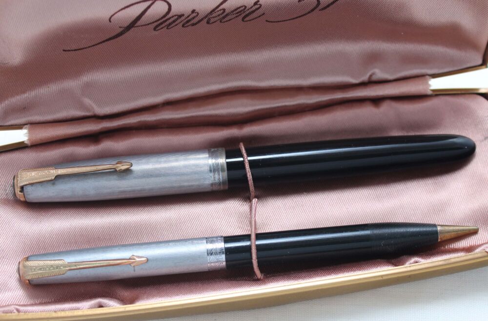 5575 Parker 51 Vacumatic Double Set in Black with Sterling Silver Caps. Smooth Fine FIVE STAR Nib. Mint and Boxed.