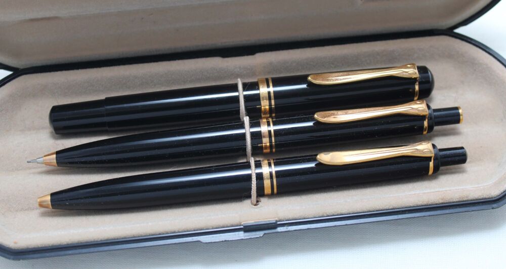 5573 Pelikan M200 (Old Style) Triple Set in Classic Black. Fine Nib, Mint and Boxed.
