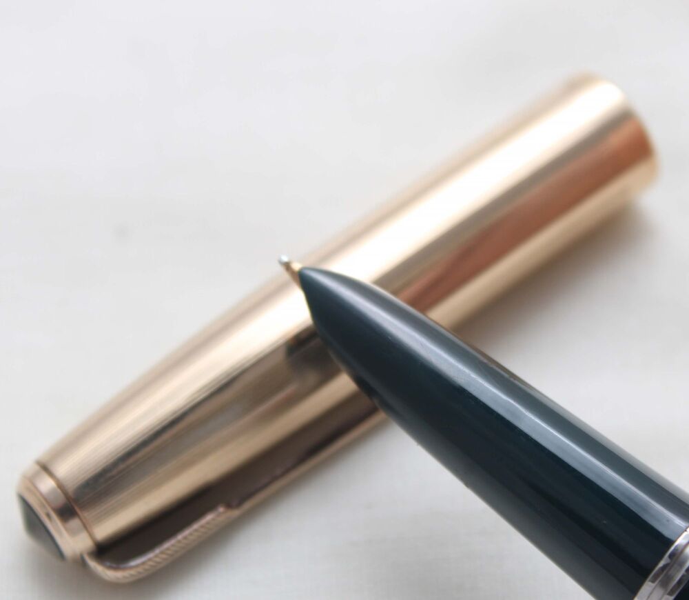 5589 Parker 51 Double Jewel Vacumatic in Cedar Blue with a Rolled Gold cap. Smooth Medium FIVE STAR Nib.