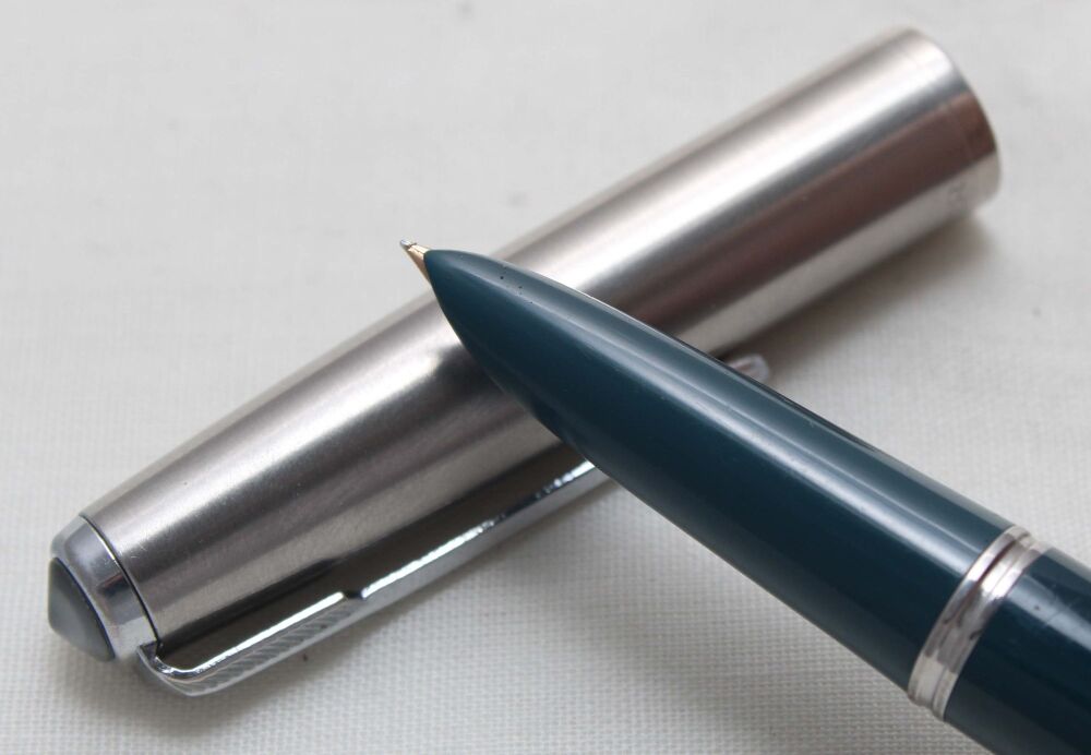 5600 Parker 51 Aerometric in Teal Blue with a Lustraloy cap. Smooth Extra Fine FIVE STAR Nib.