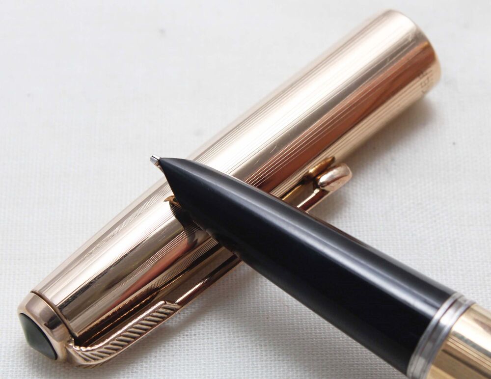 5599 Parker 51 Aerometric Custom Insignia in Rolled Gold. Smooth Broad side of Medium FIVE STAR Nib.