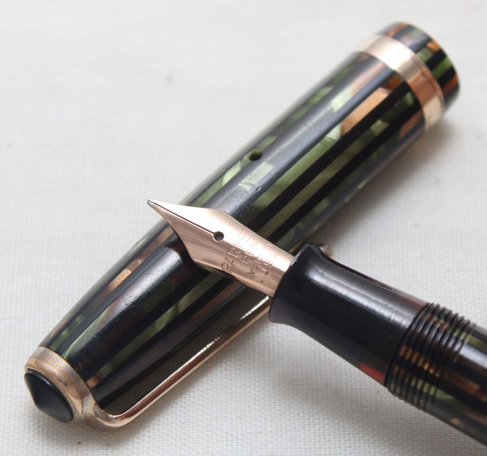 5620 Parker Duofold Fountain Pen in Black and Golden Pearl, Fine Italic FIVE STAR Nib.