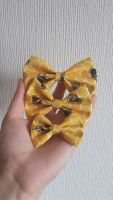 Bee hair bow - mini, midi or large size - made to order