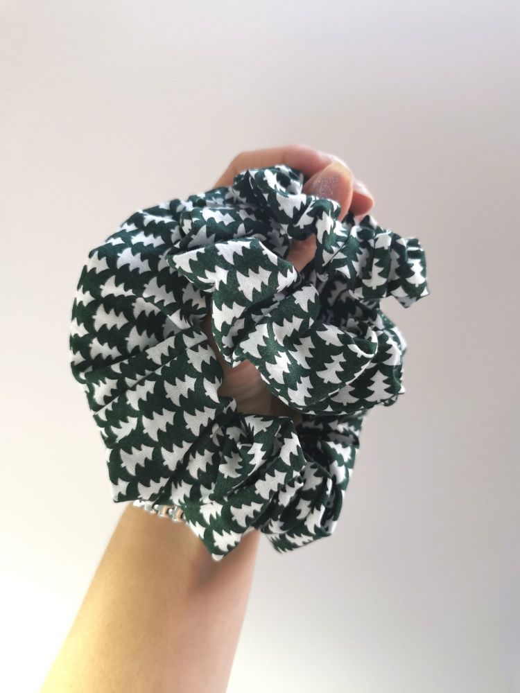 Christmas tree scrunchie - in stock