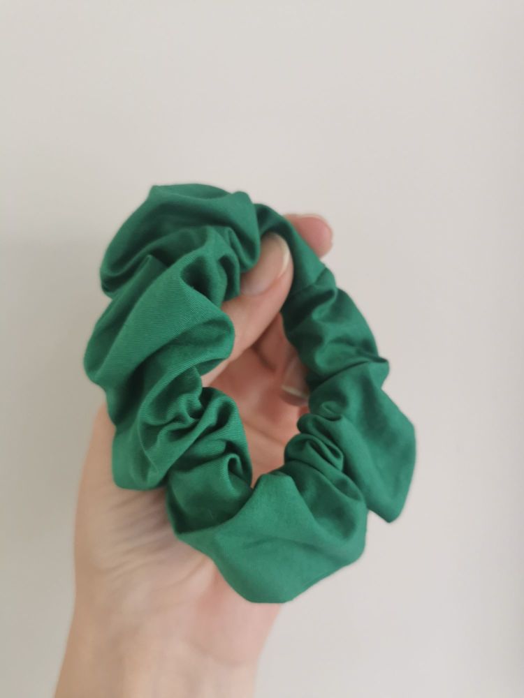 Green plain scrunchie - in stock