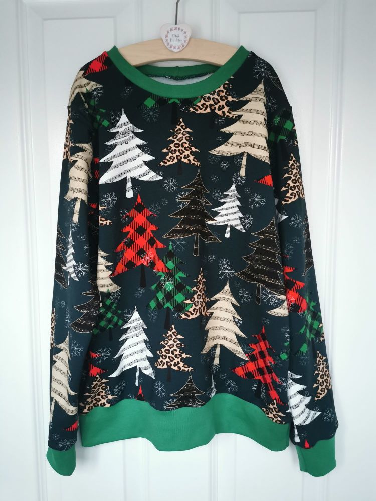 Christmas tree sweatshirt - in stock