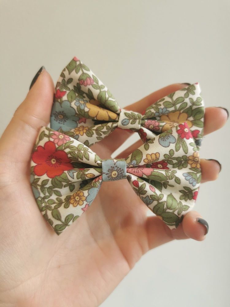 Floral hair bow *LAST ONES* midi 3.5" size - in stock