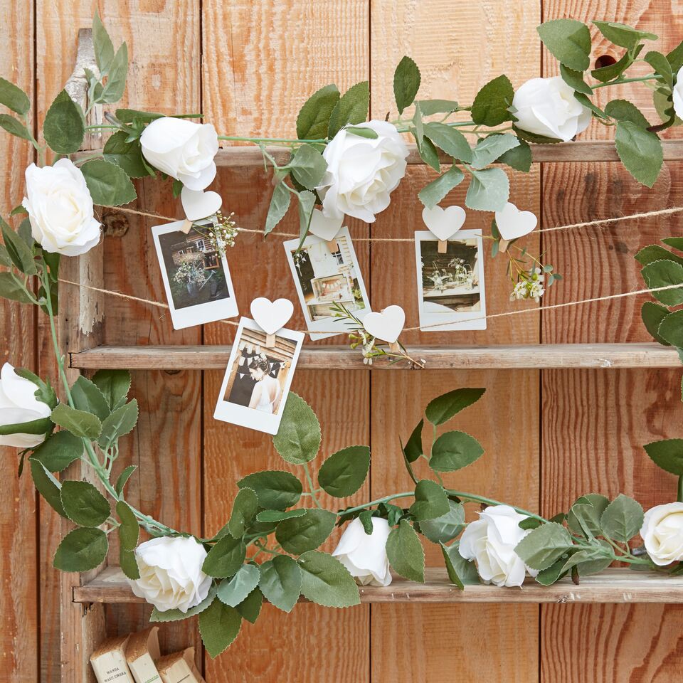White rose garland | CeFfi