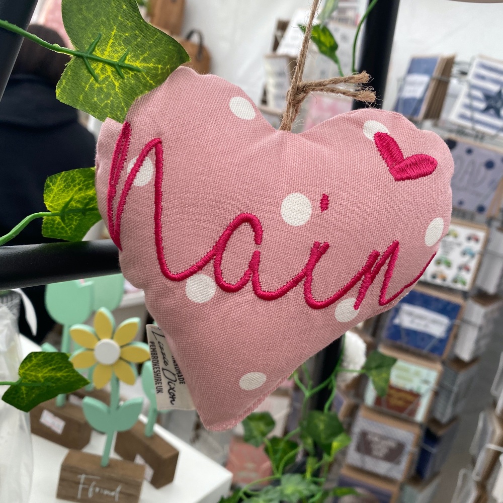 Addurniad Calon Nain - Nain Heart Decoration - Pink Spotty Pattern