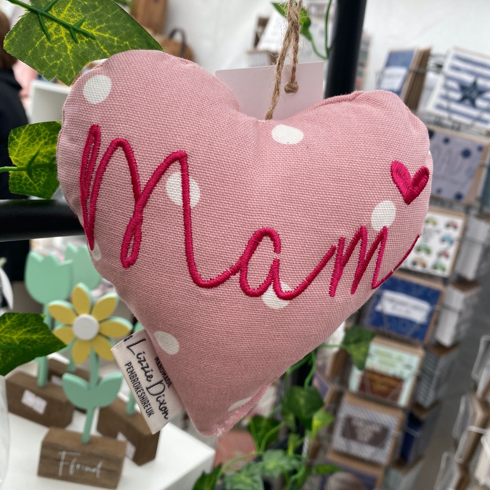 Addurniad mam, Mam hanging heart decoration, anrhegion mam