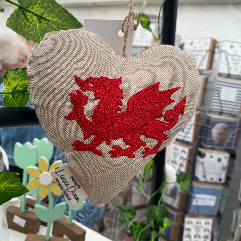 Addurniad Calon Draig Goch - Red Dragon Welsh Heart Decoration - Beige & Red Pattern