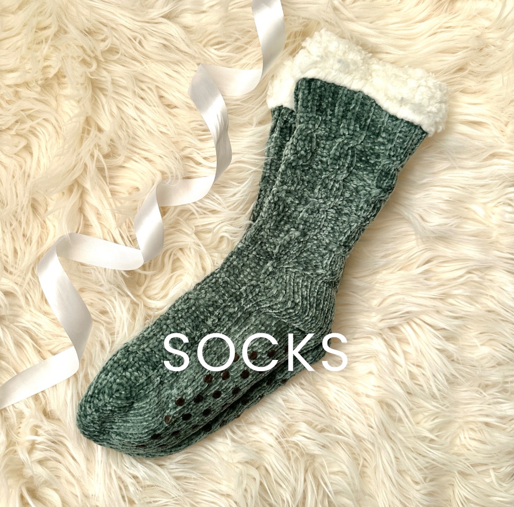 Socks - Clothing & Accessories