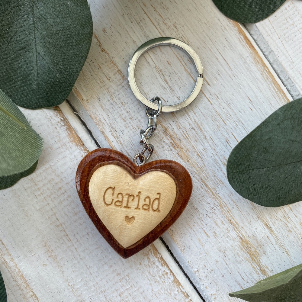 Cylch Goriad Cariad Calon Pren | Welsh Cariad Wooden Heart Keyring